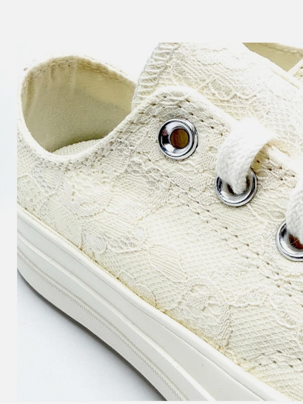 Converse Lace Low-Top Sneakers in Cream - Picture 3 of 7